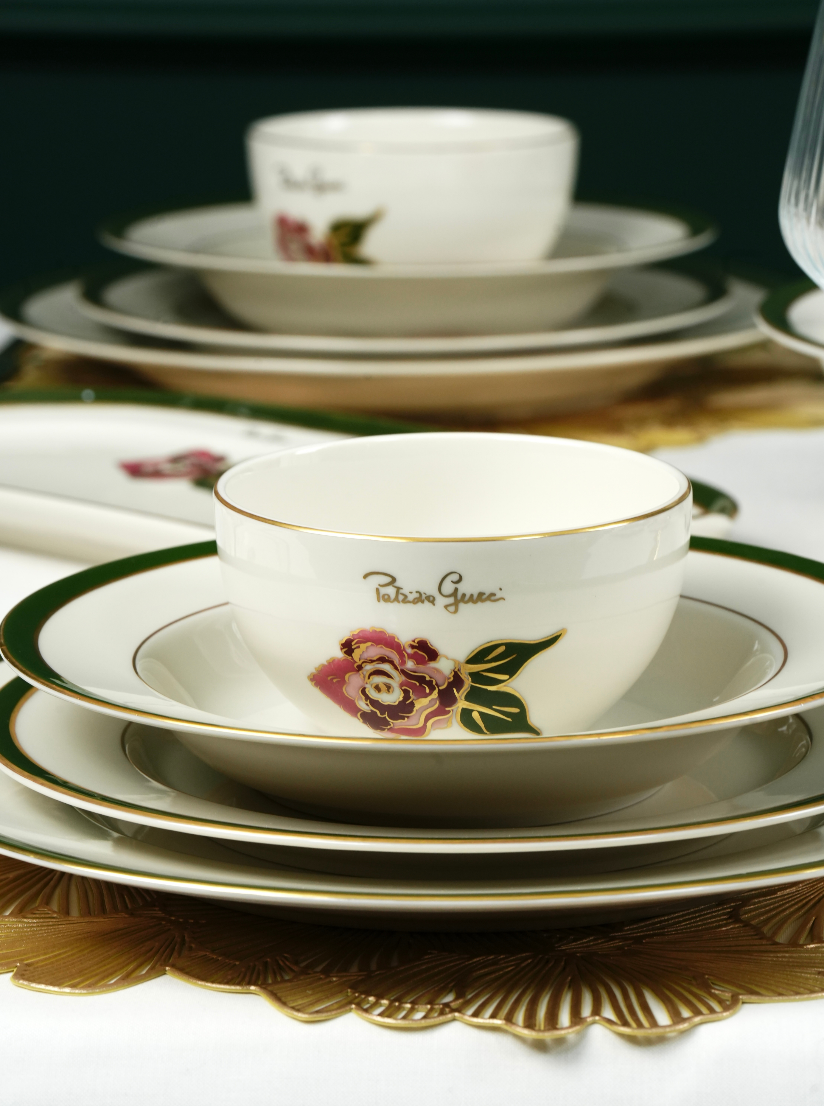Patrizia Gucci Rose Yemek Takımı