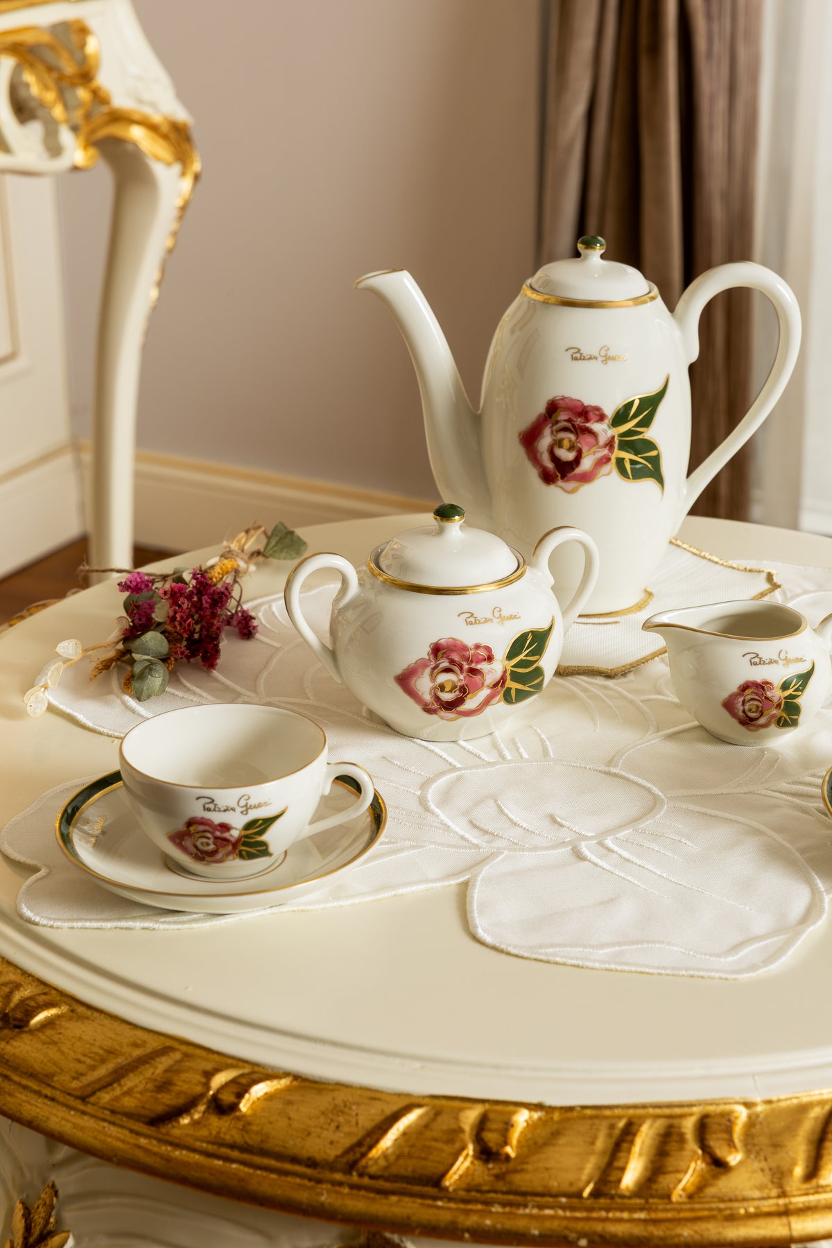 Patrizia Gucci Rose Kahve Takımı