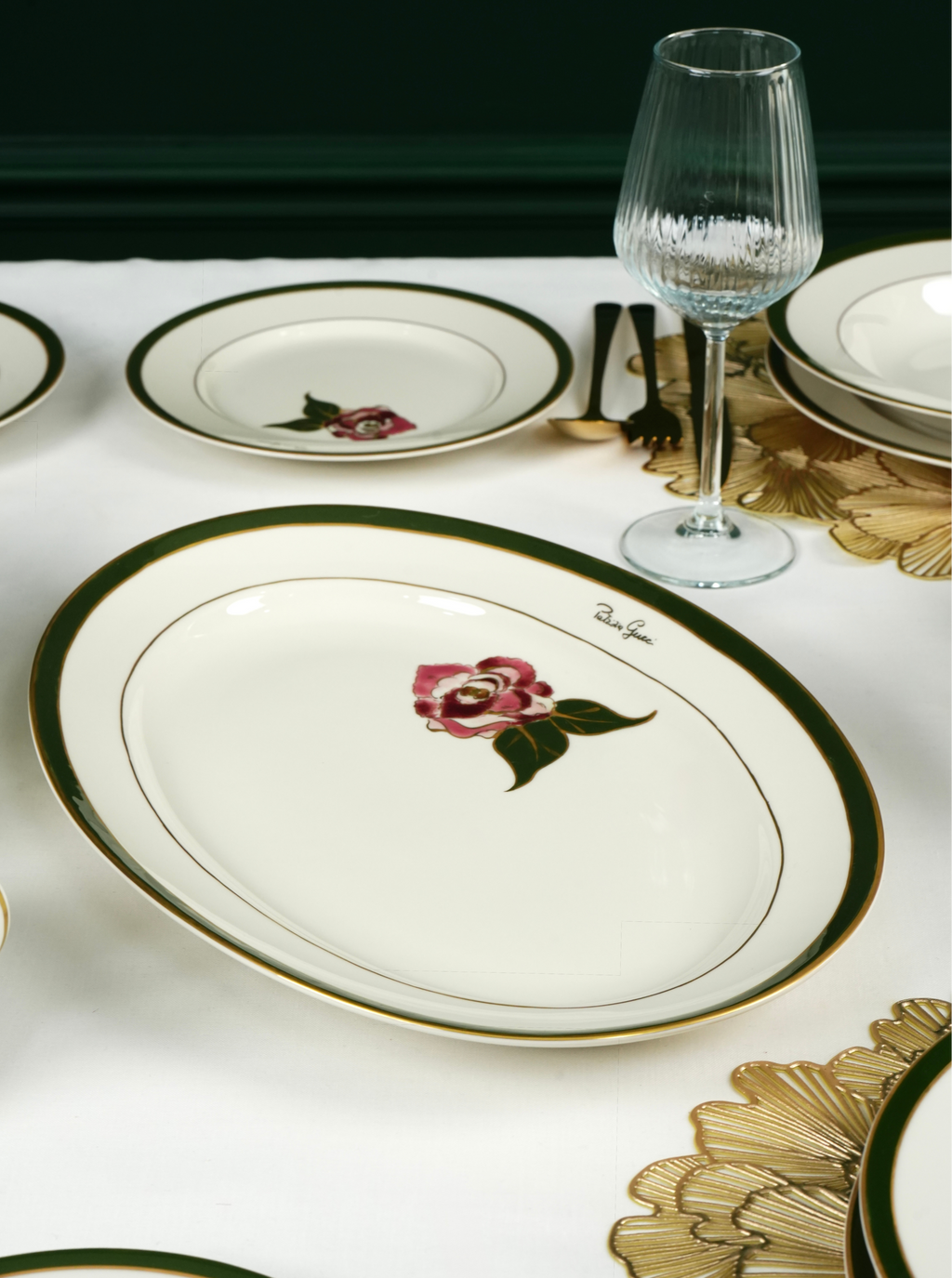 Patrizia Gucci Rose Yemek Takımı