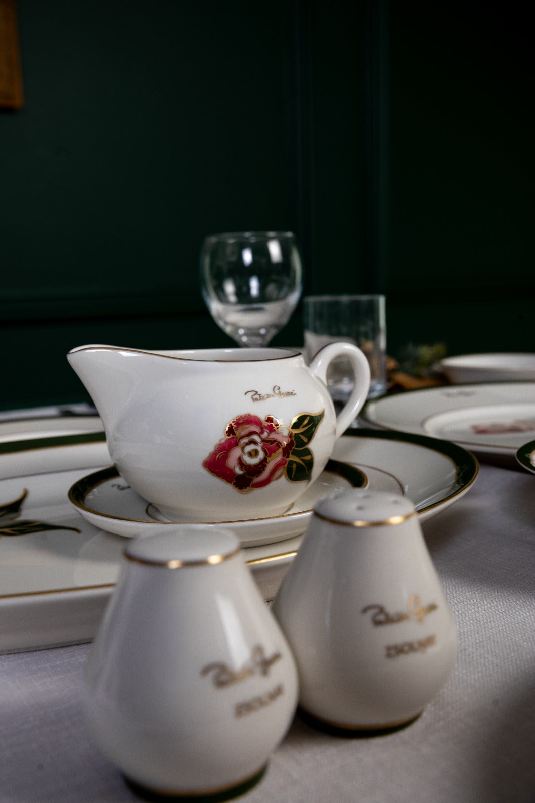 Patrizia Gucci Rose Yemek Takımı