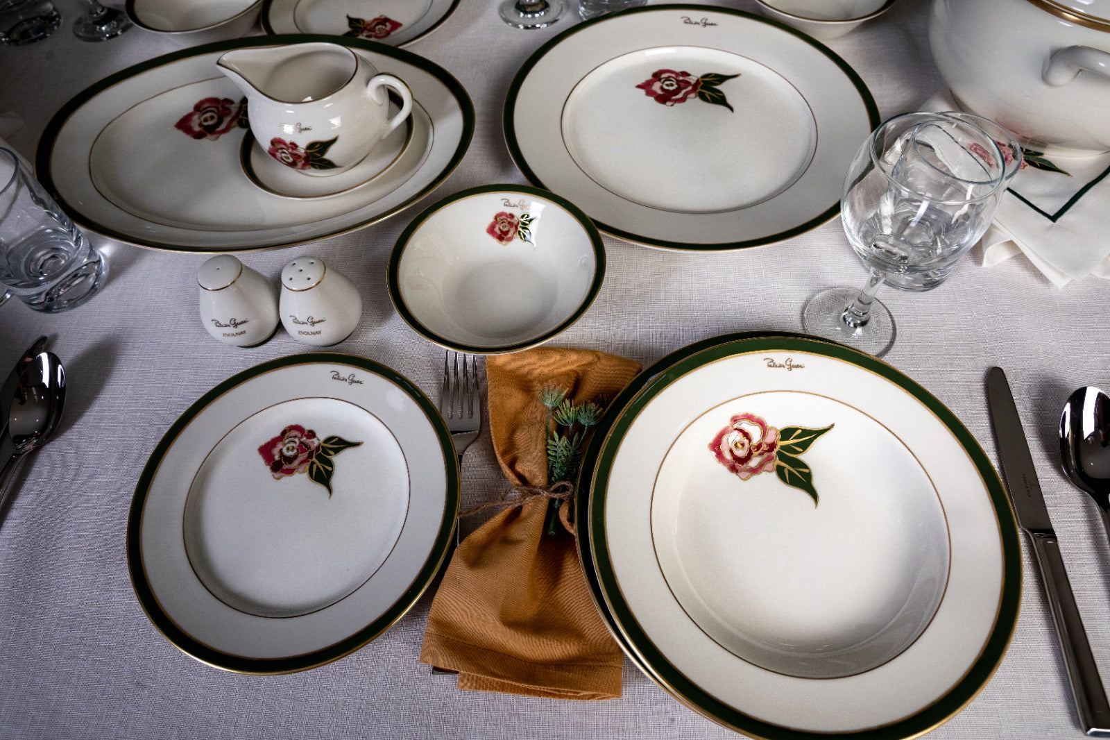 Patrizia Gucci Rose Yemek Takımı