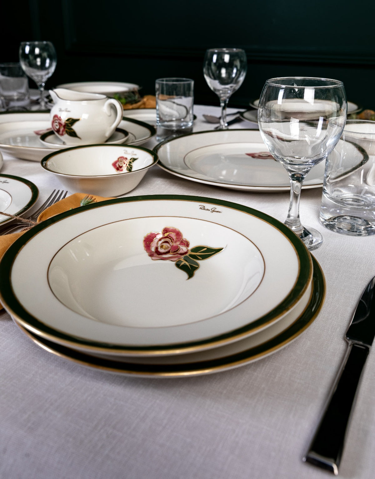 Patrizia Gucci Rose Yemek Takımı