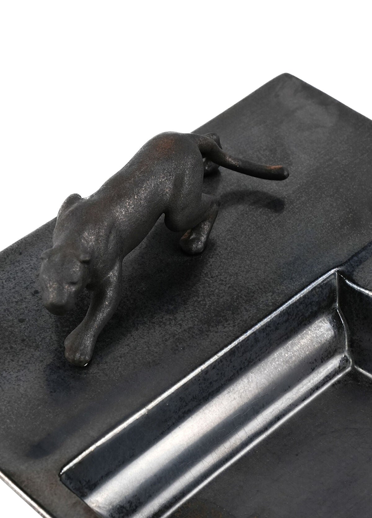 Zsolnay Siyah Panter Figürlü Art Deco Porselen Kül Tablası